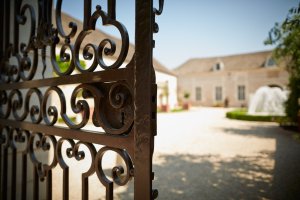 entrez-dans-le-chateau-par-la-cour-d-honneur-moyen