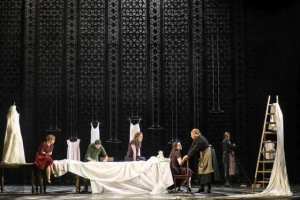 1127174_femmes-brisees-au-francais-web-021128643184