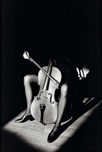 Le violoncelle, Jeanloup Sieff, 1985