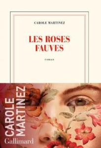 Couverture du roman Les roses fauves