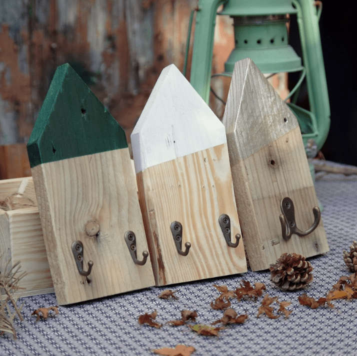 Porte-clefs mural effets de bois